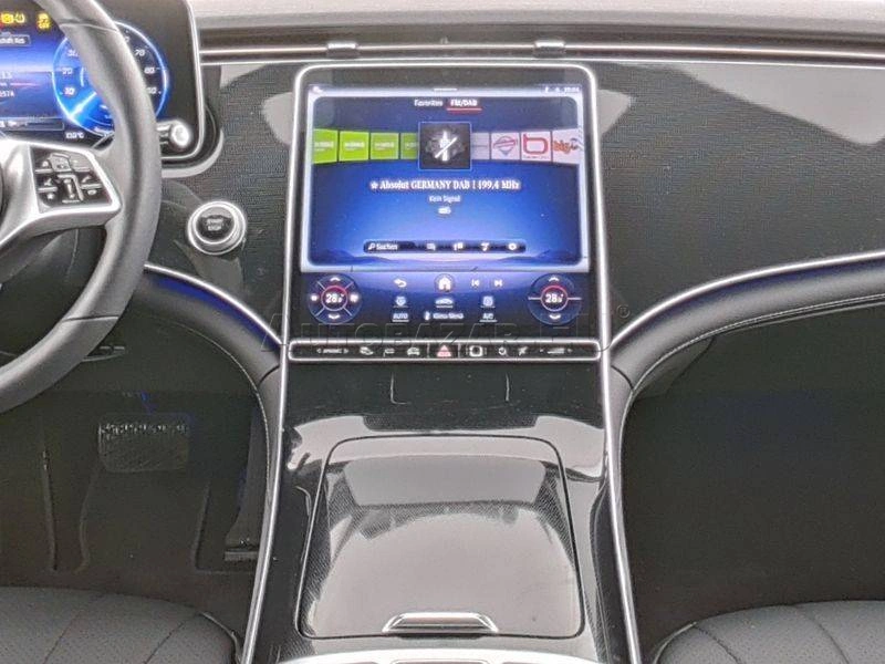 Mercedes-Benz EQE 300