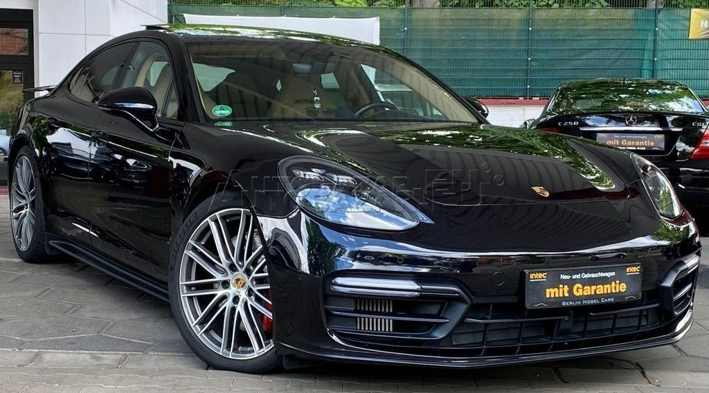 Porsche Panamera GTS A/T