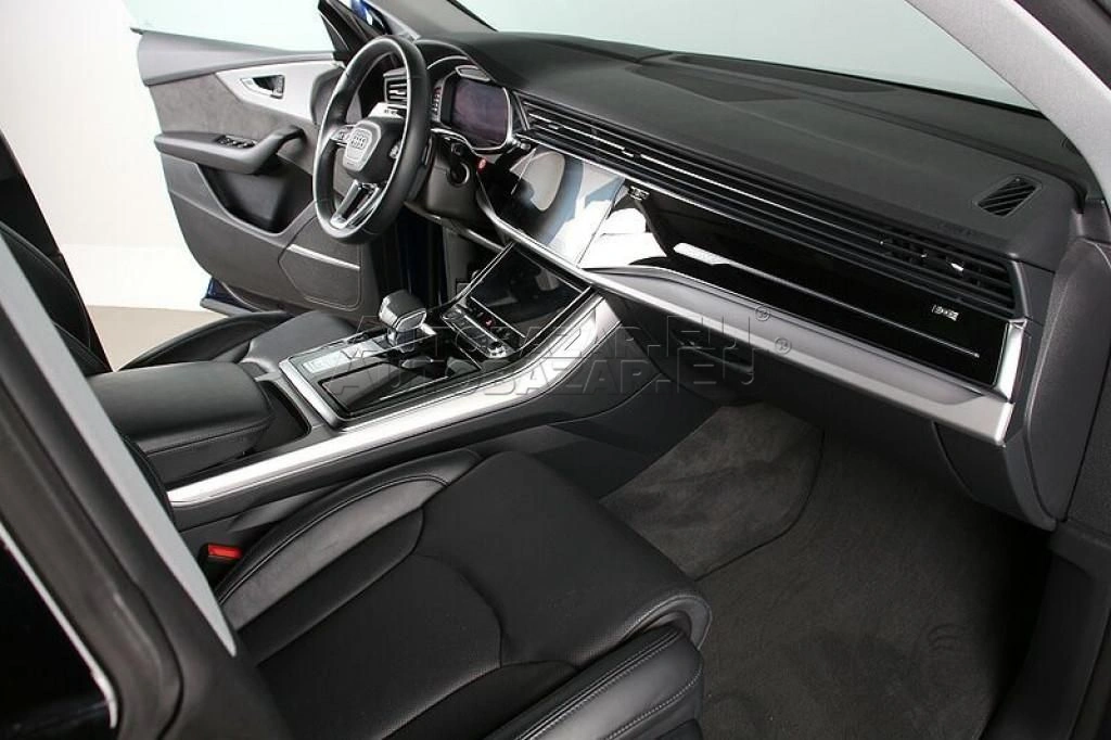 Audi Q8 55 TFSI mHEV quattro tiptronic