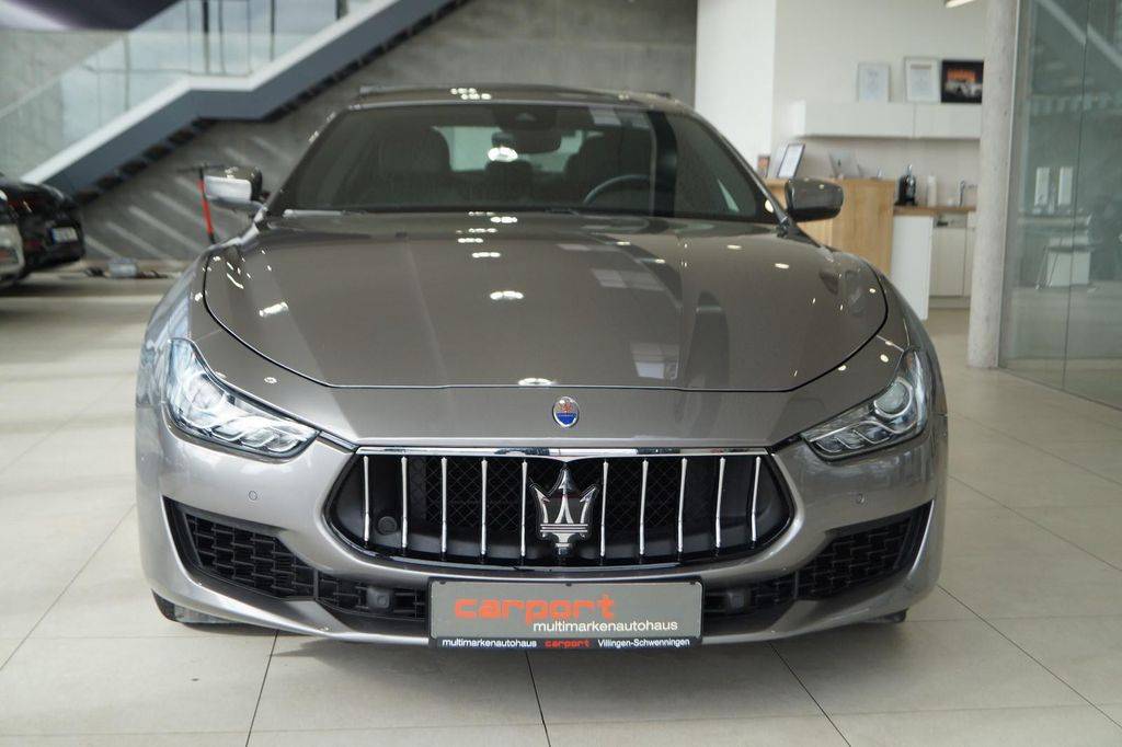 Maserati Ghibli Hybrid GT Executive