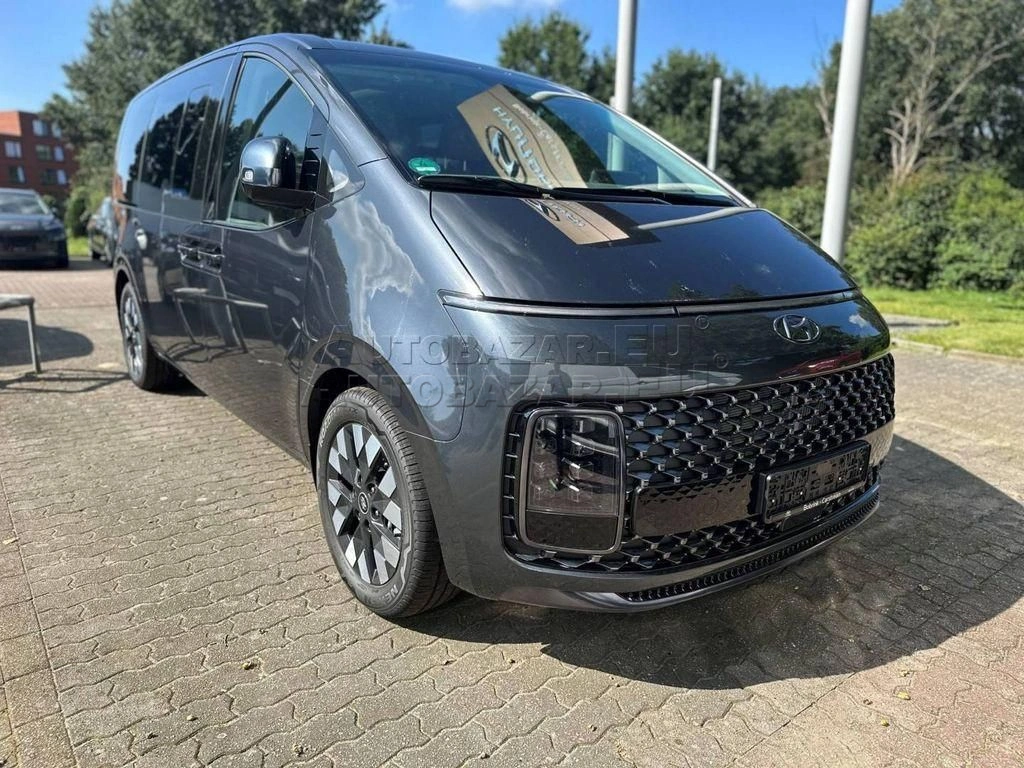 Hyundai Staria A/T