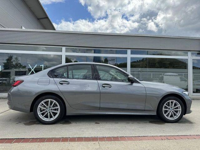 BMW Rad 3 320i A/T