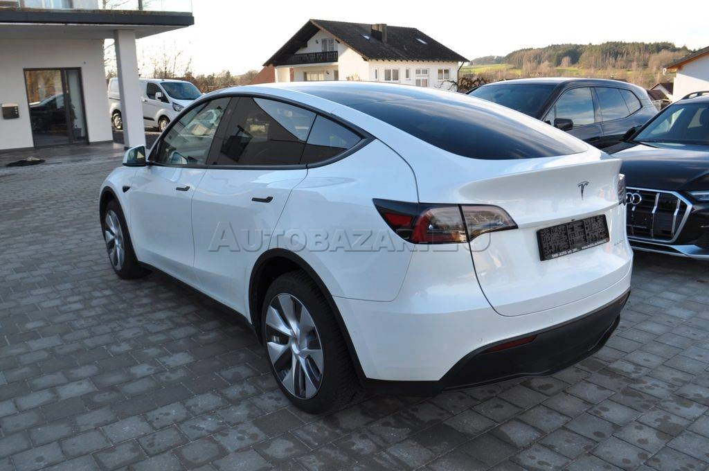 Tesla Model Y Long Range