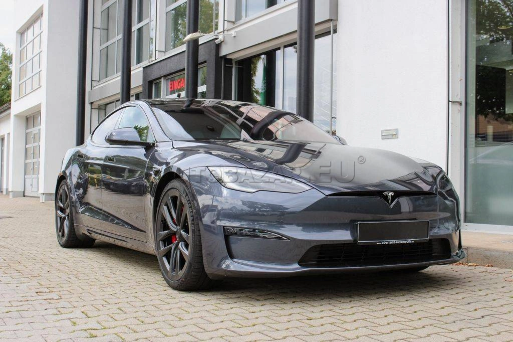 Tesla Model S Plaid