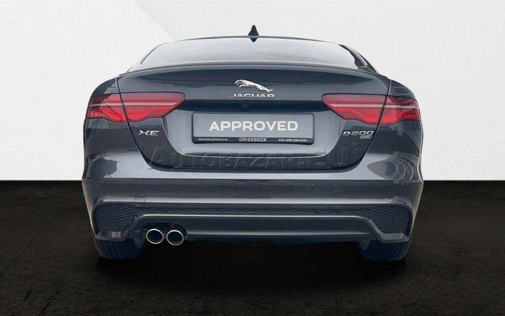 Jaguar XE 2.0D I4 D200 R-Dynamic SE AWD A/T