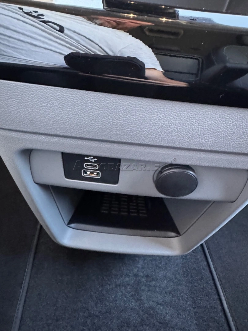 Ford Tourneo Custom 2025 na predaj – fotografia 40