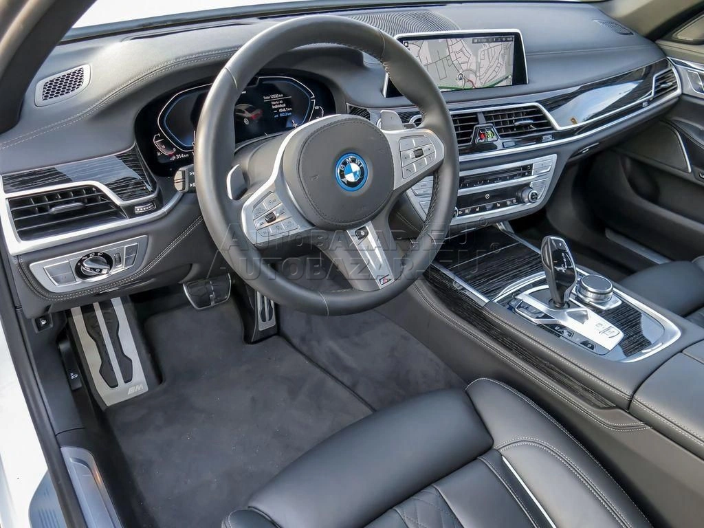 BMW rad 7 745e A/T