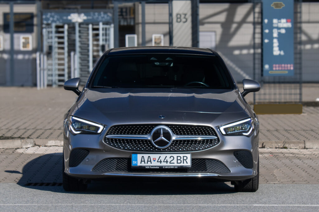 Mercedes-Benz CLA