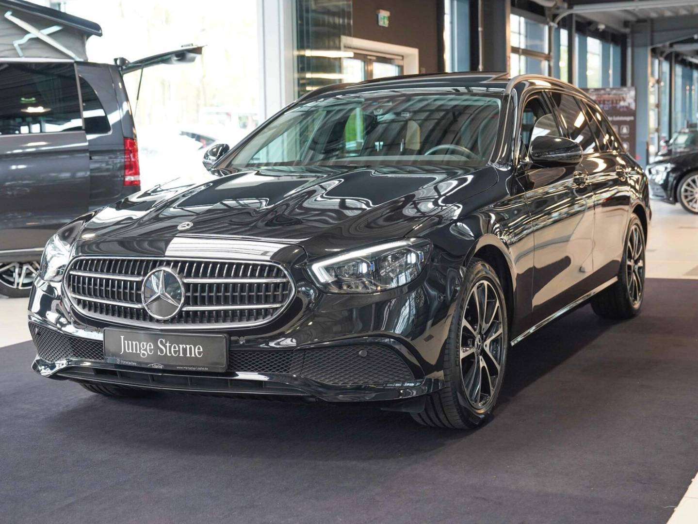 Mercedes-Benz E trieda Kombi 300 d mHEV 4MATIC A/T