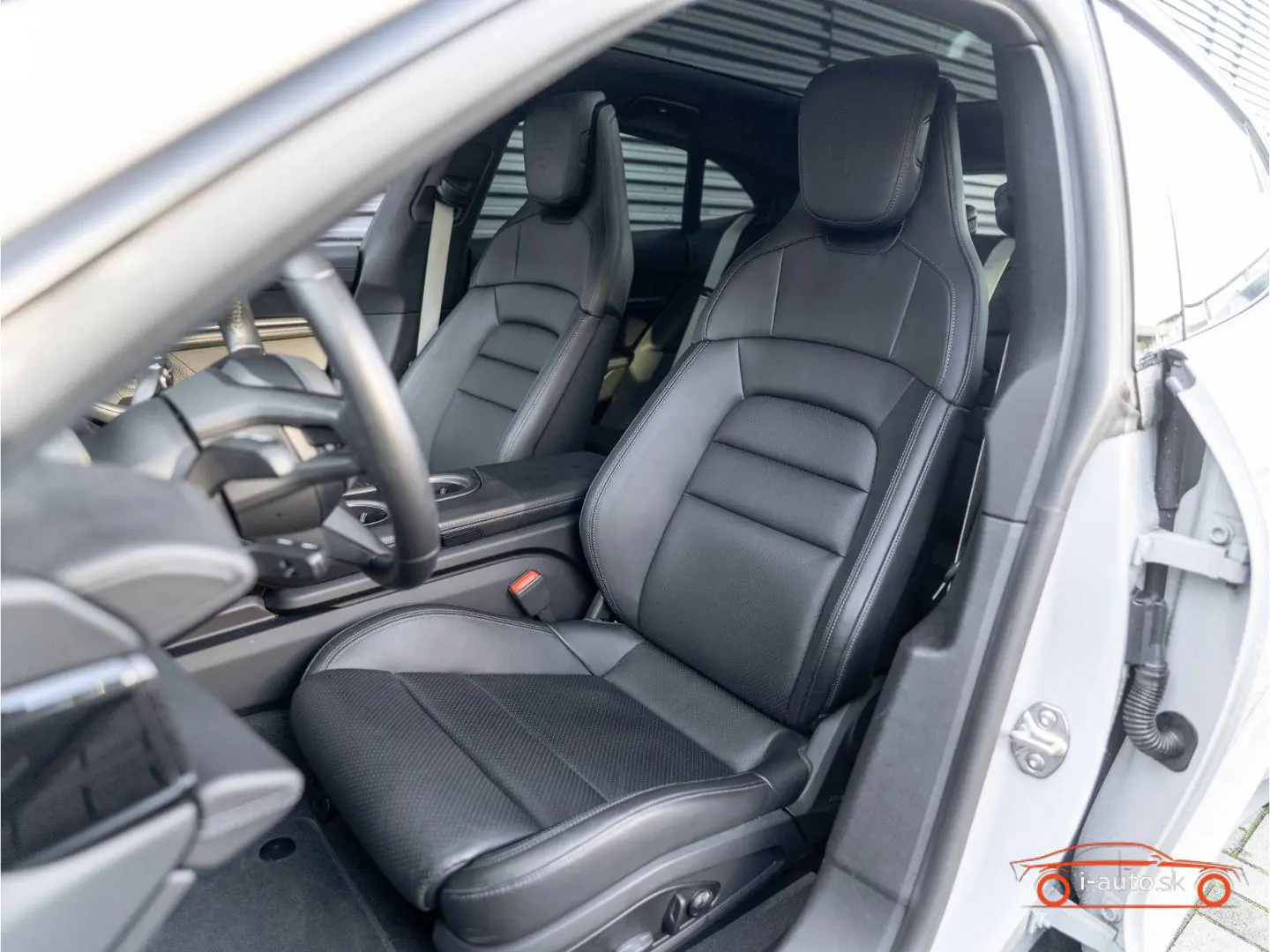 Porsche Taycan 2025 na predaj – fotografia 29
