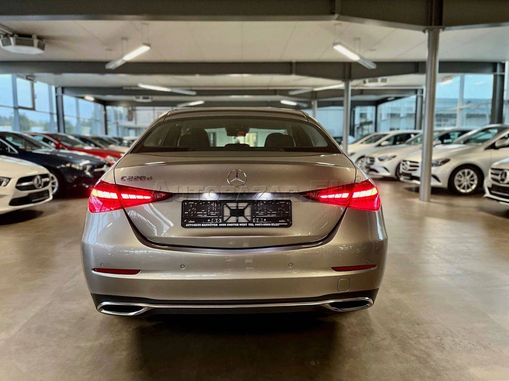 Mercedes-Benz C trieda Sedan Mercedes Benz  220d 9G