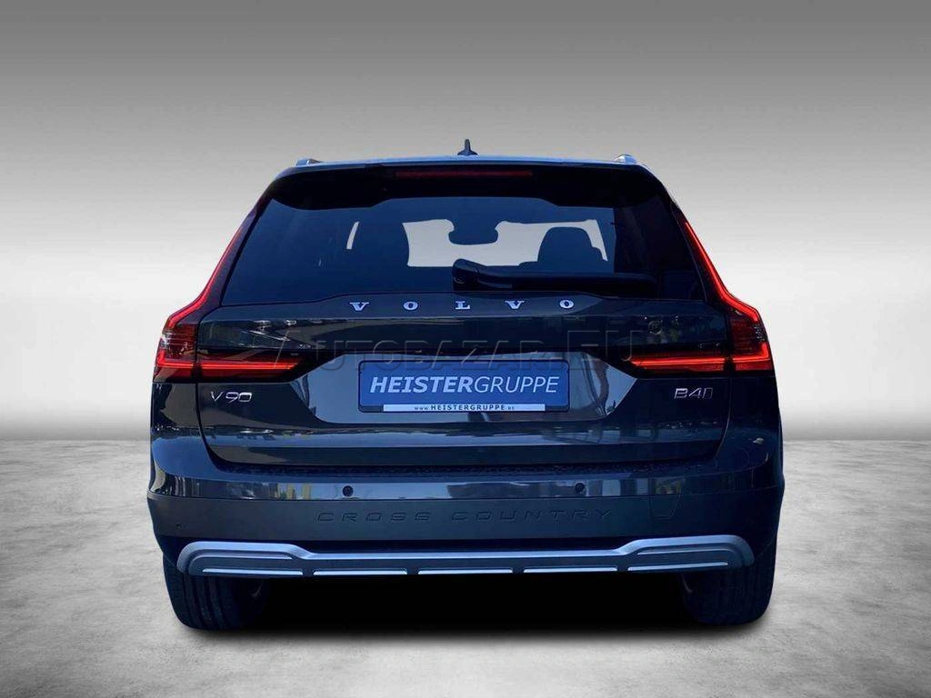 Volvo V90 CC B4 mHev Plus AWD A/T