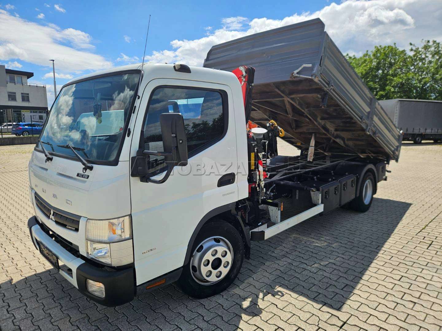 Mitsubishi Canter (40) Sklápač s hydraulickou rukou.