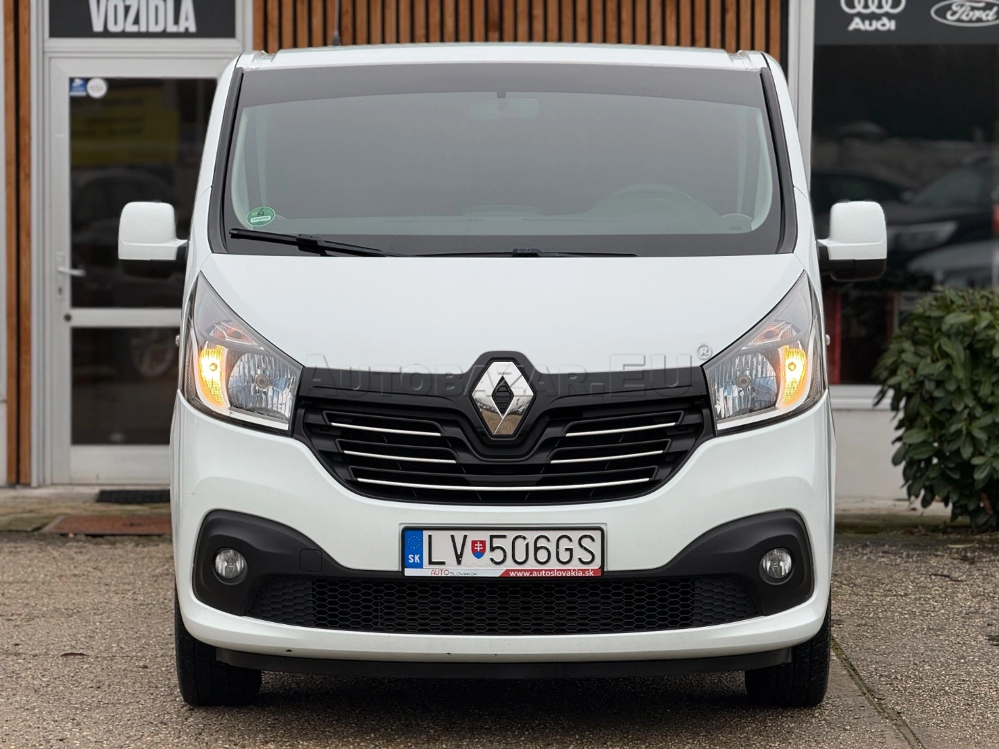 Renault Trafic III 1.6 dCi L2H1 (Passenger 8-miestny)