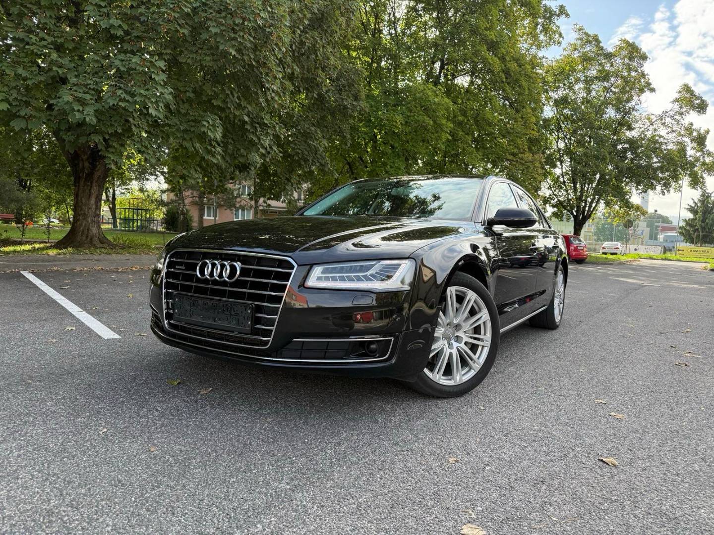 Audi A8 3.0 TDI V6 DPF clean diesel quattro tiptronic