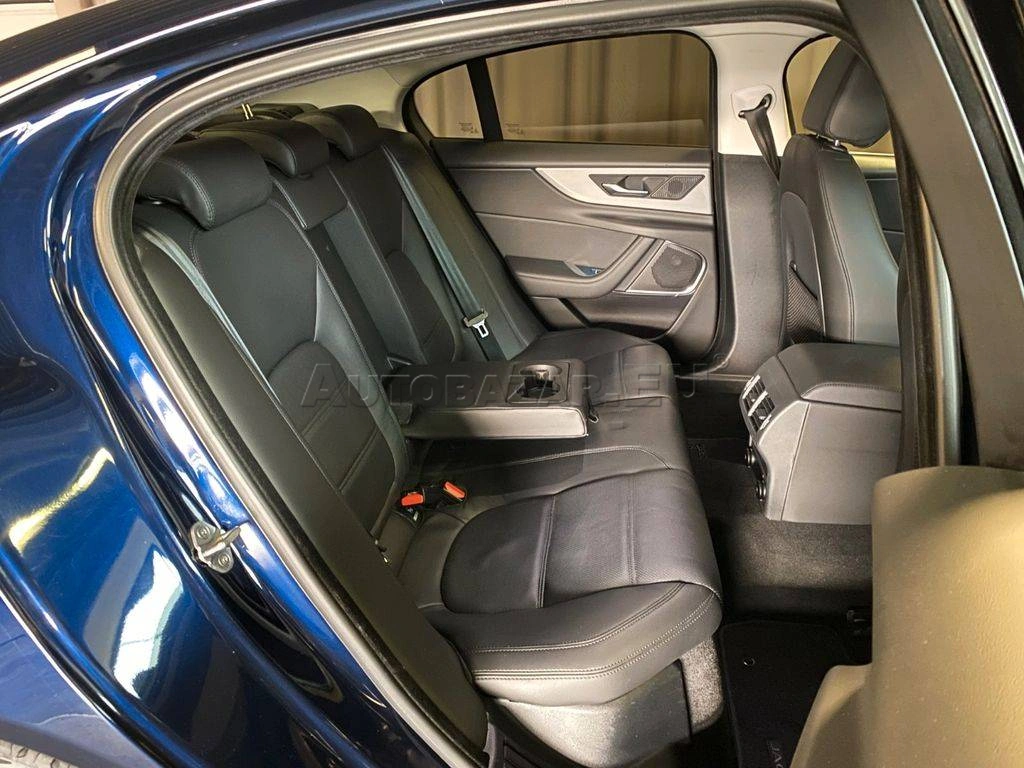 Jaguar XE 2.0D I4 Std SE AT