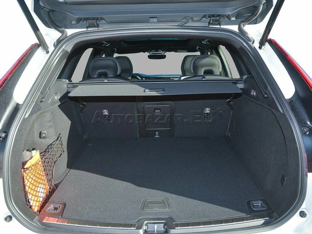 Volvo XC60 B4 Diesel Plus Dark A/T