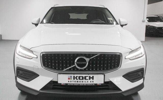 Volvo V60 CC B4 mHEV Cross Country  A/T AWD