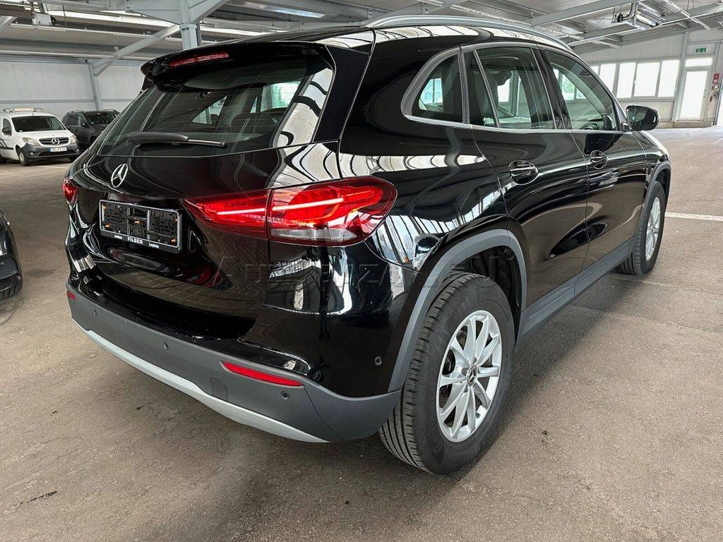 Mercedes-Benz GLA 200 d A/T