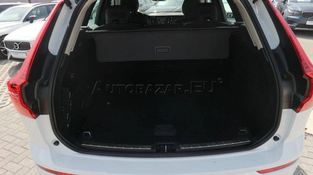 Volvo XC60 B4 Momentum Pro A/T