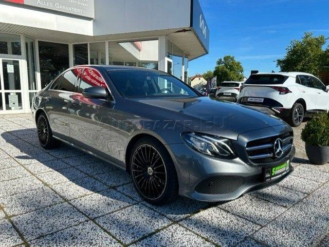 Mercedes-Benz E trieda Sedan 300 d A/T
