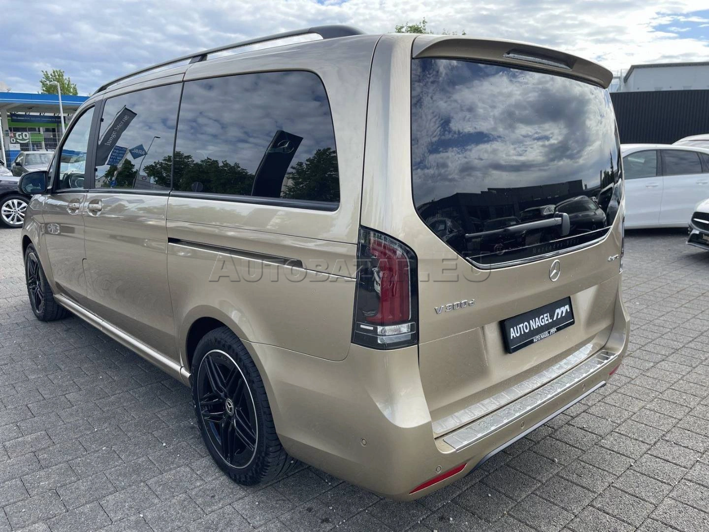 Mercedes-Benz V trieda 300 d 4MATIC Lang AMG-Line