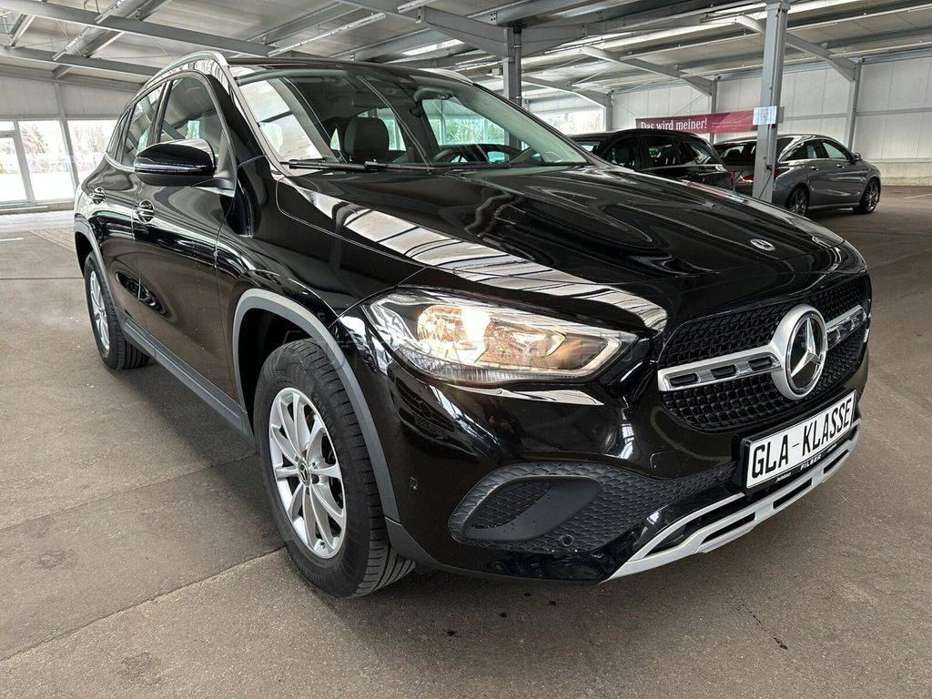 Mercedes-Benz GLA 200 d A/T