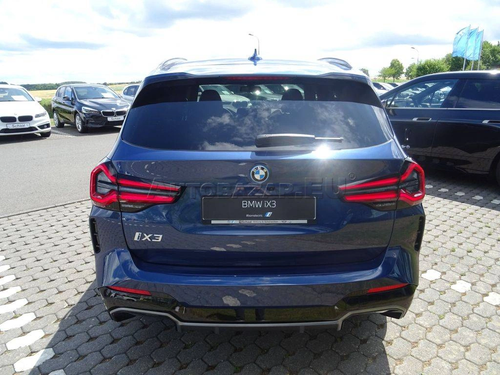 BMW iX3 A/T