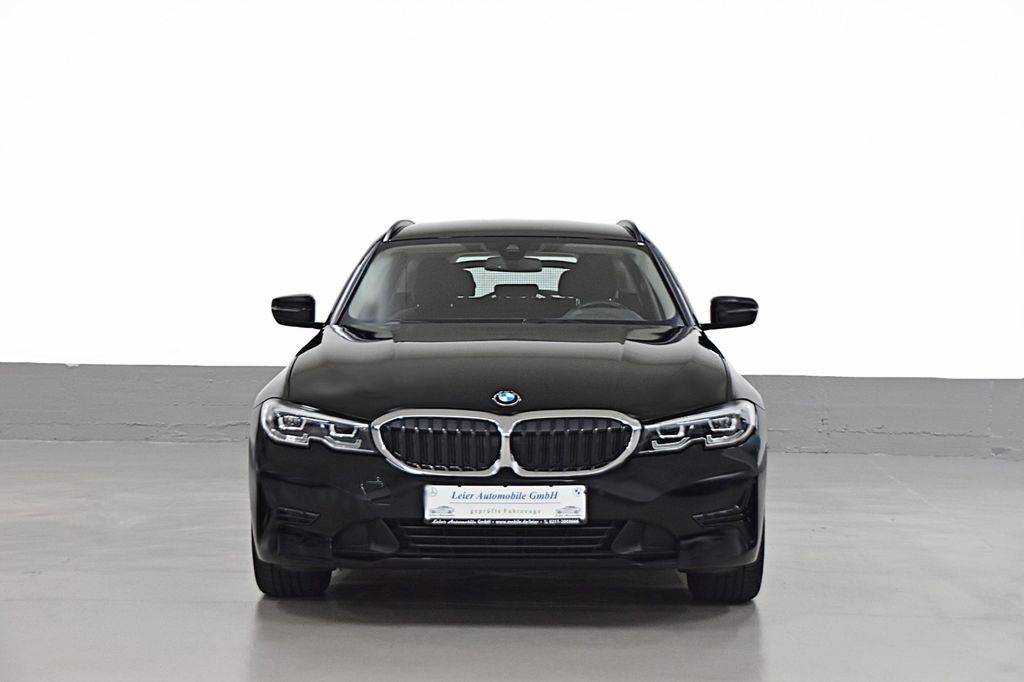 BMW Rad 3 Touring 320d  A/T