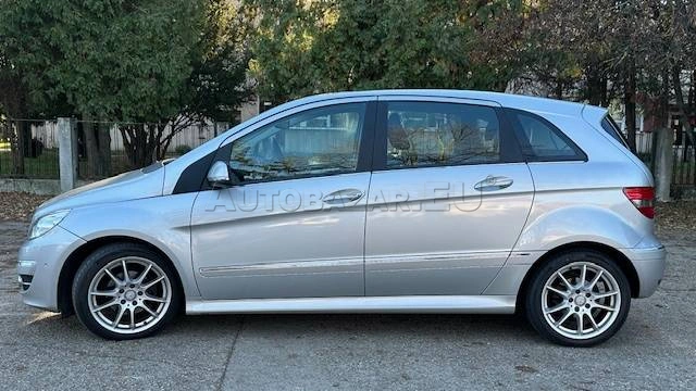 Mercedes-Benz B trieda 180 Autotronic
