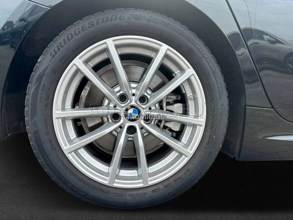 BMW Rad 3 Touring 330d mHEV  A/T