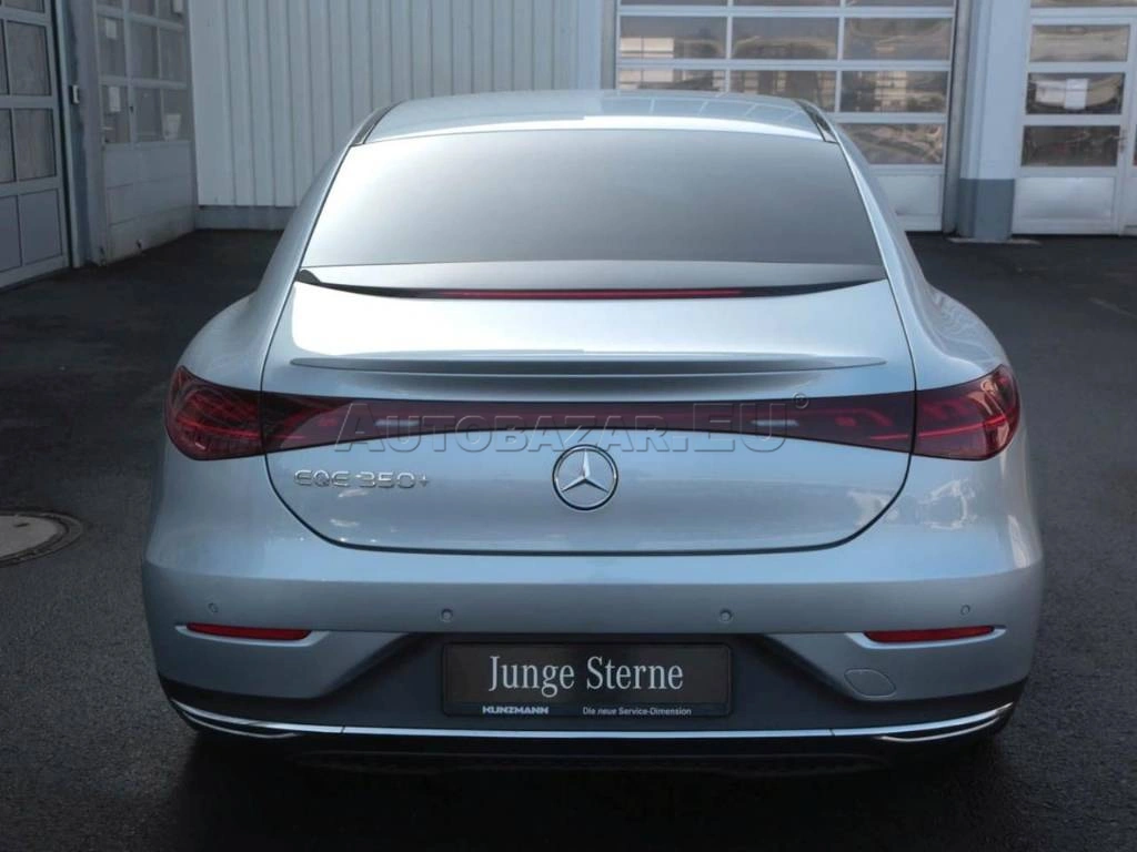 Mercedes-Benz EQE 350+