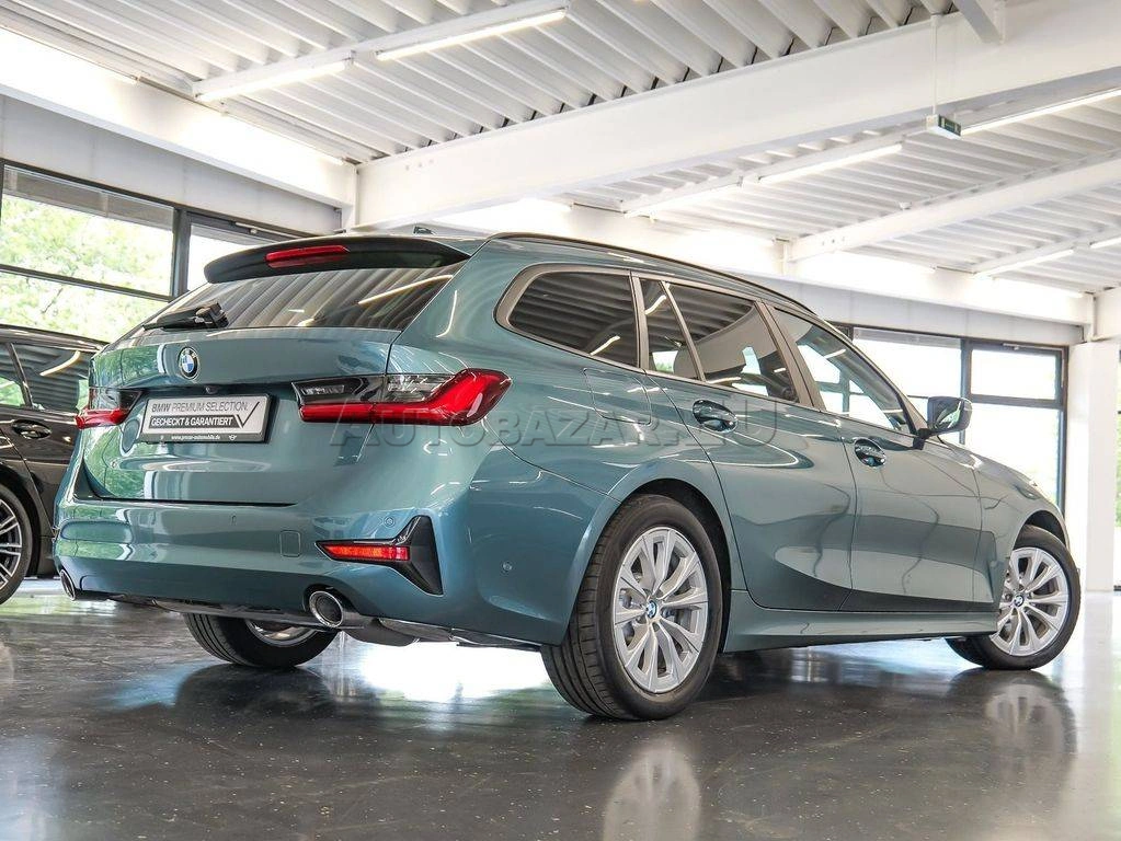 BMW Rad 3 Touring 330d  A/T