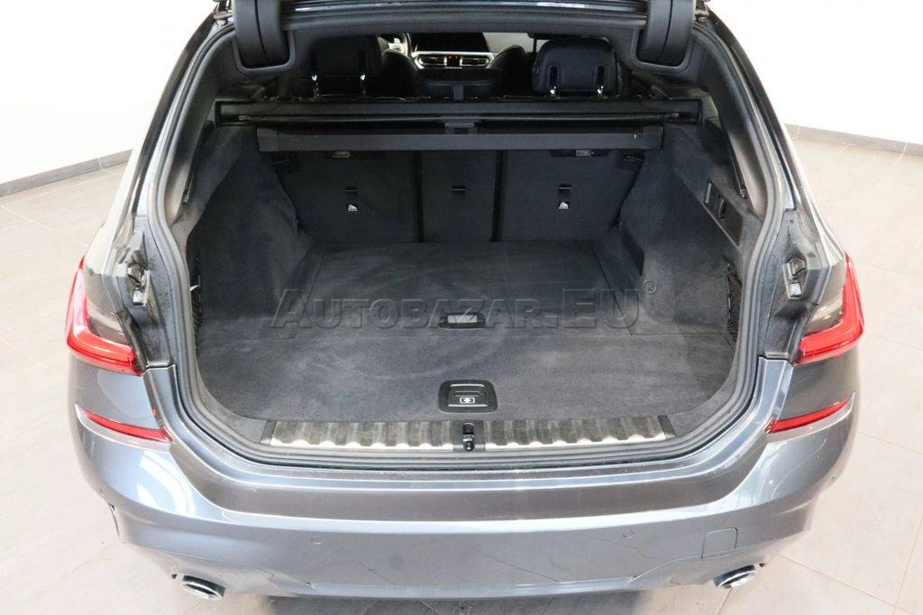 BMW Rad 3 Touring 330d  xDrive A/T