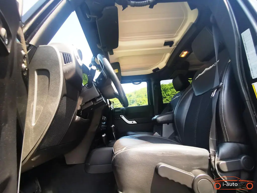 Jeep Wrangler 2014 na predaj – fotografia 13