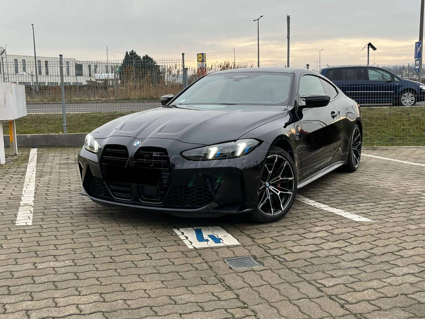 BMW M4 Competition xDrive – Innovation II – Top výbava – 82.900€ NETTO