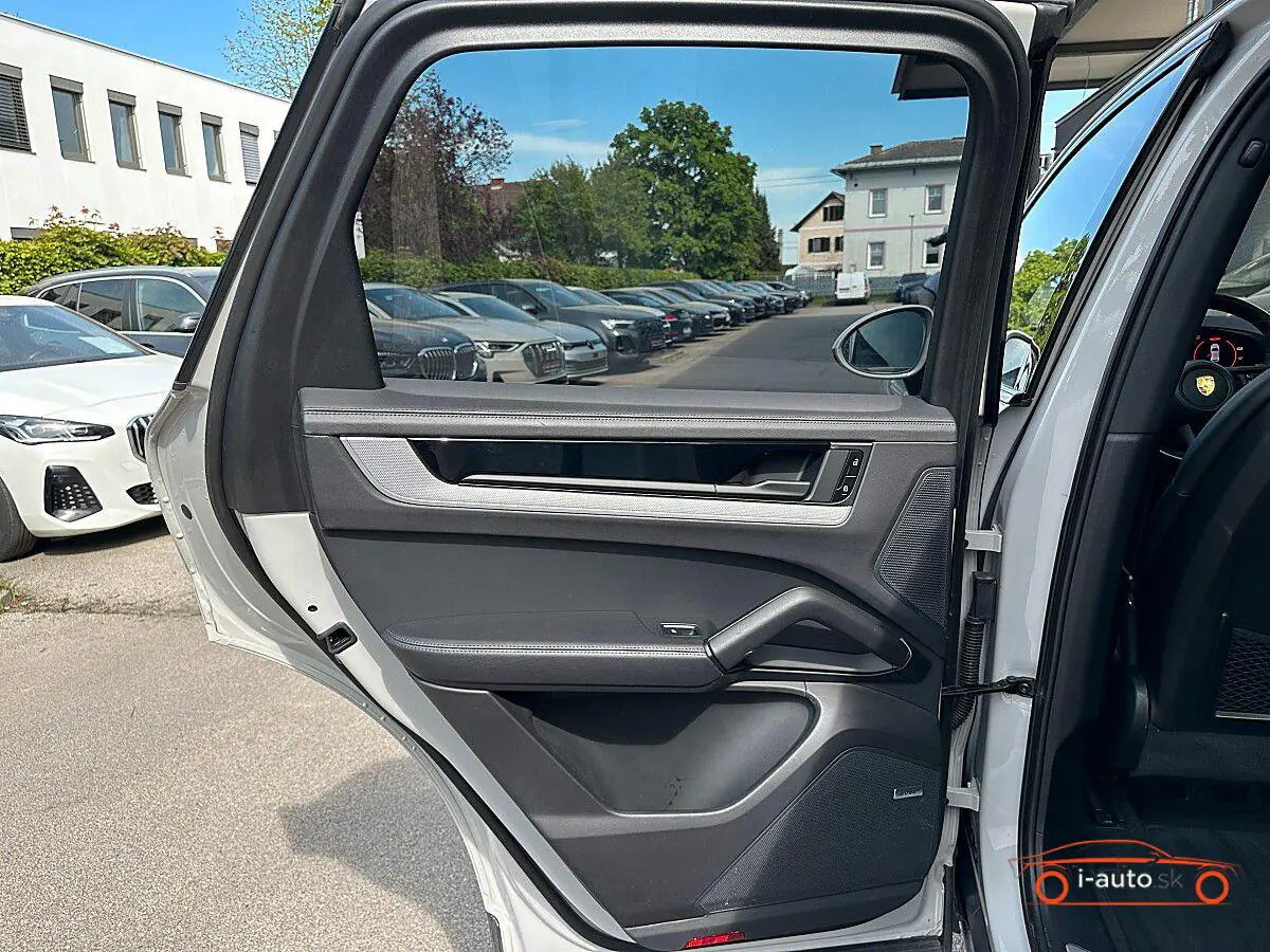 Porsche Cayenne 2023 na predaj – fotografia 12