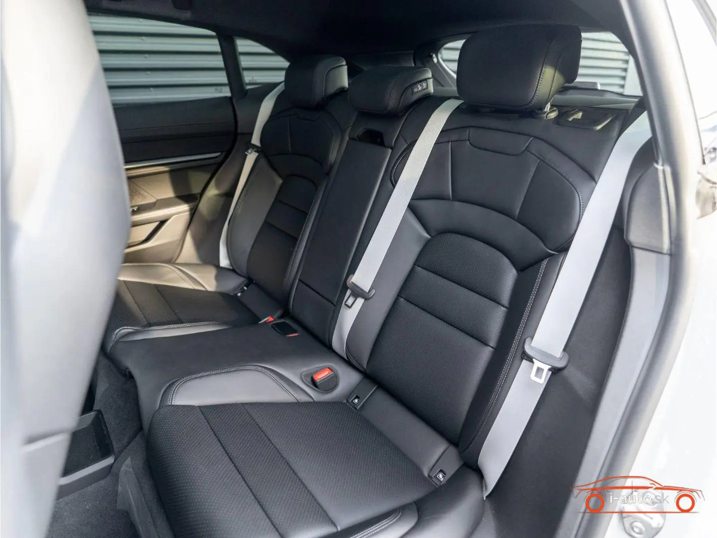 Porsche Taycan 2025 na predaj – fotografia 34