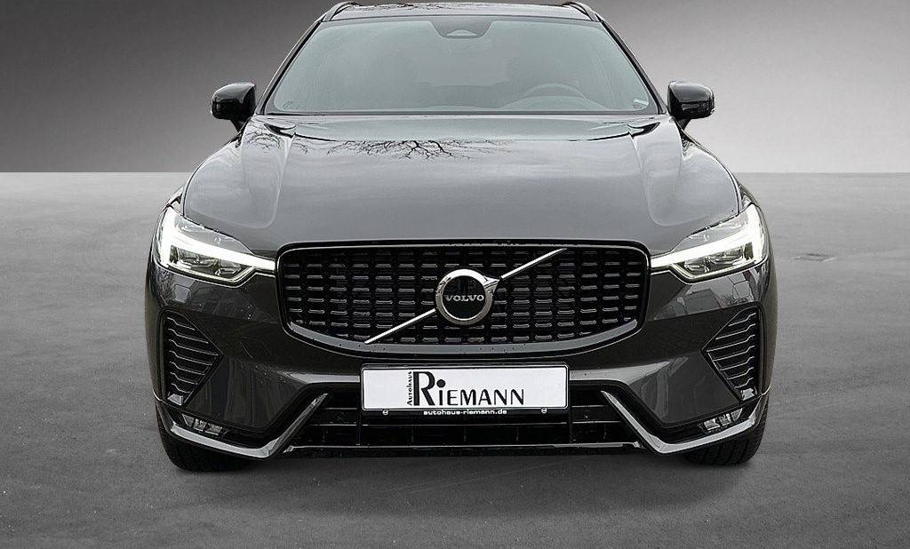 Volvo XC60 B4 Plus Dark A/T