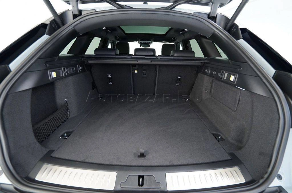 Land Rover Range Rover Velar 3.0D I6 D300 MHEV Dynamic SE AWD A/T