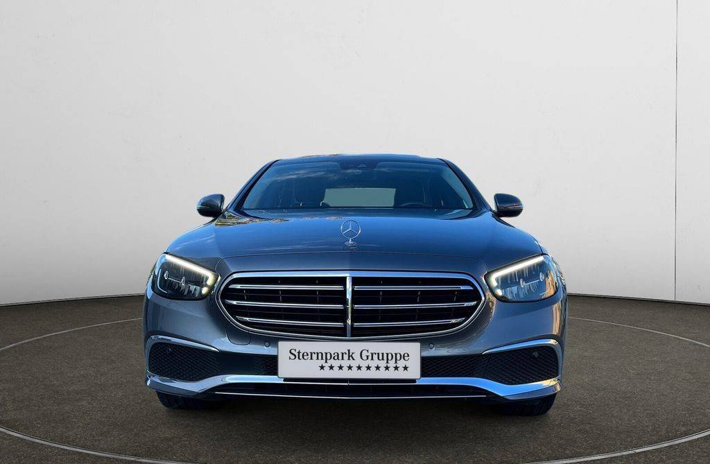 Mercedes-Benz E trieda Sedan 300 d mHEV 4MATIC A/T