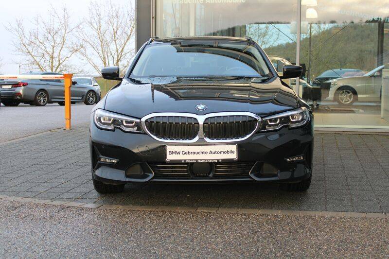 BMW Rad 3 Touring 330d  xDrive A/T