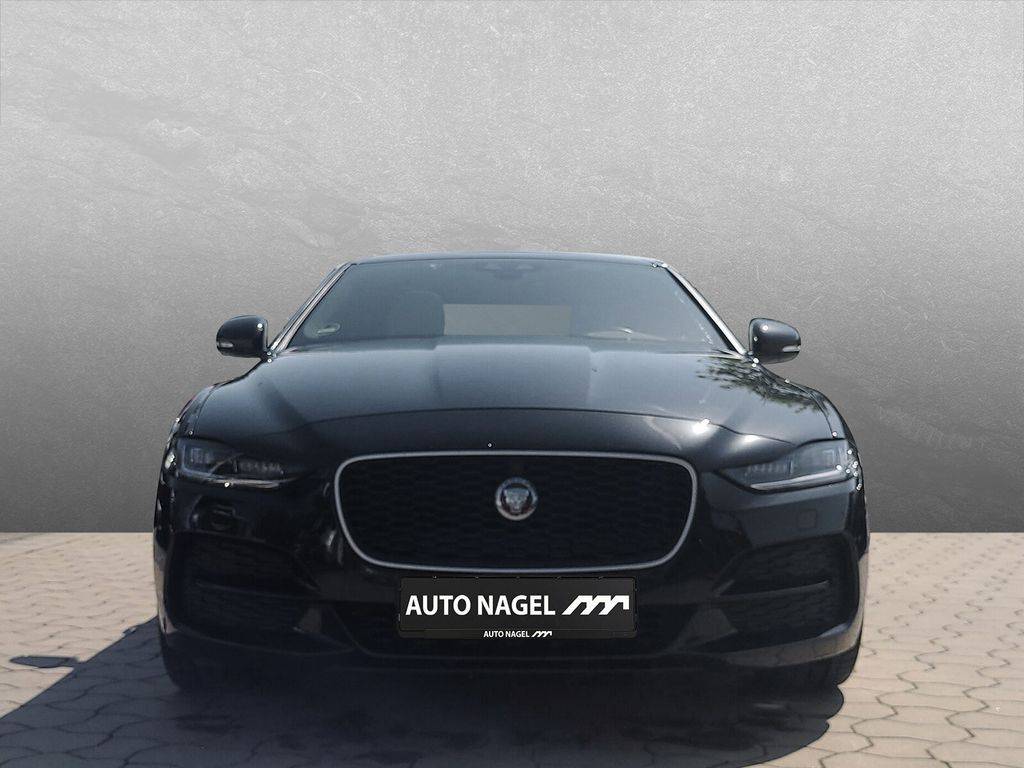 Jaguar XE 2.0D I4 Std HSE AT