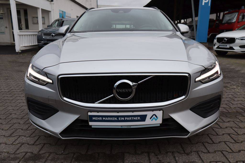 Volvo V60 B4 Momentum A/T