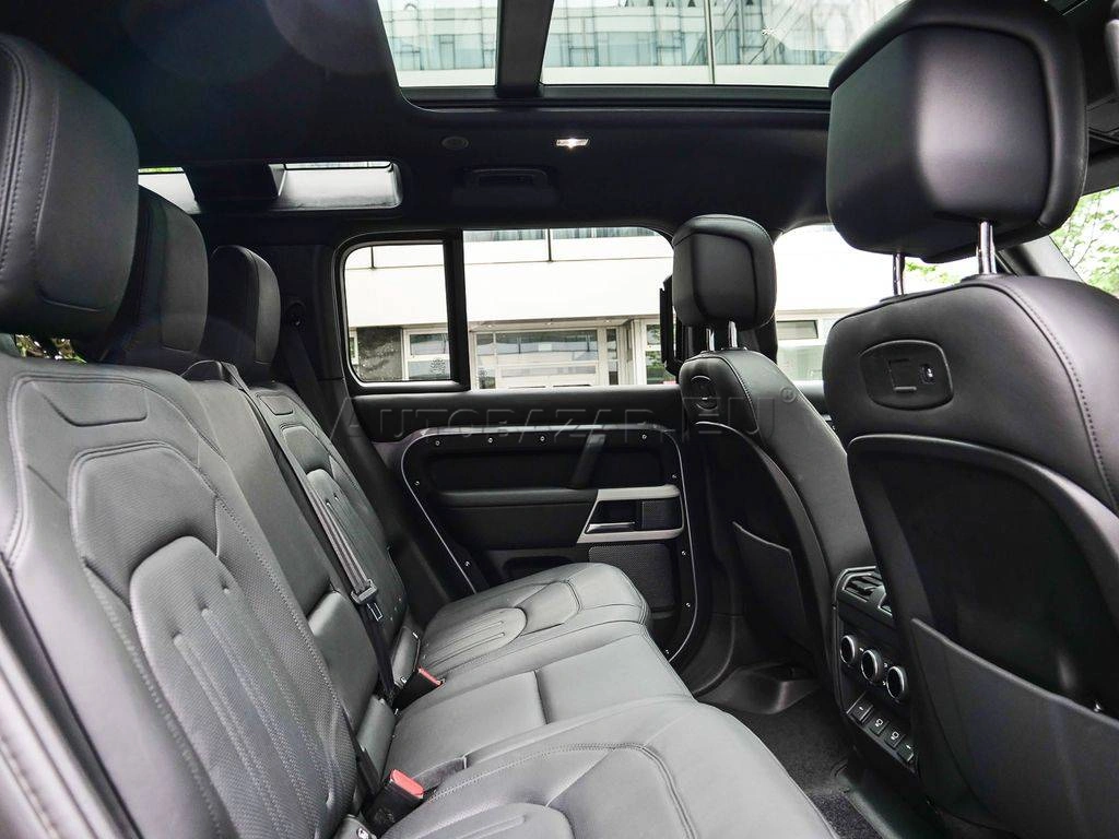 Land Rover Defender 110 3.0 I6 P400 MHEV HSE A/T AWD 7 miest