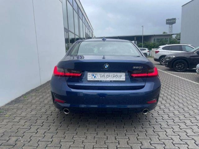 BMW Rad 3 320i A/T