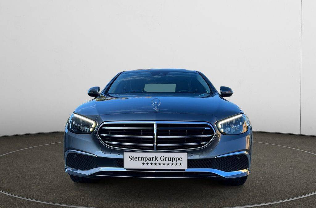 Mercedes-Benz E trieda Sedan 300 d mHEV 4MATIC A/T