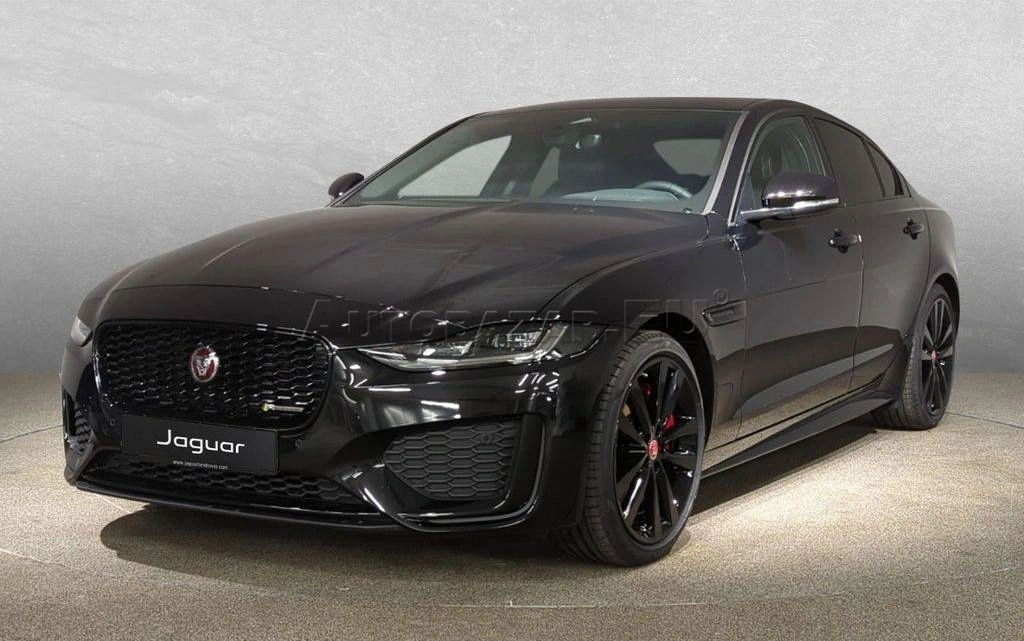 Jaguar XE D200 RWD R-Dynamic Black