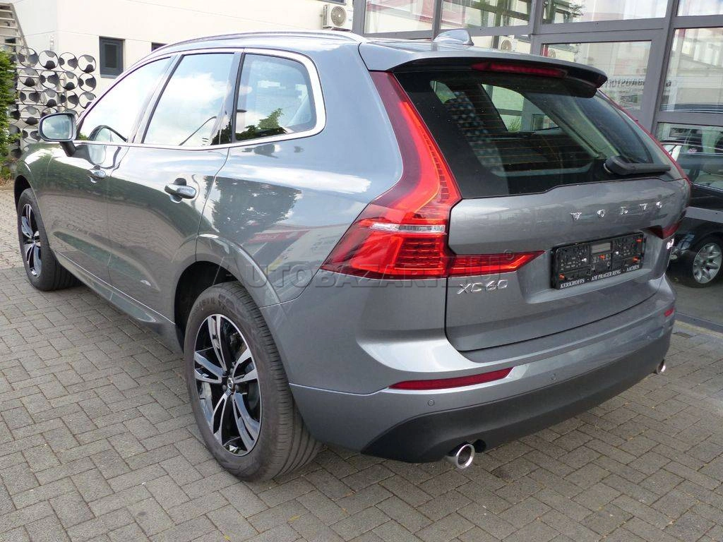 Volvo XC60 B4 Momentum Pro AWD A/T
