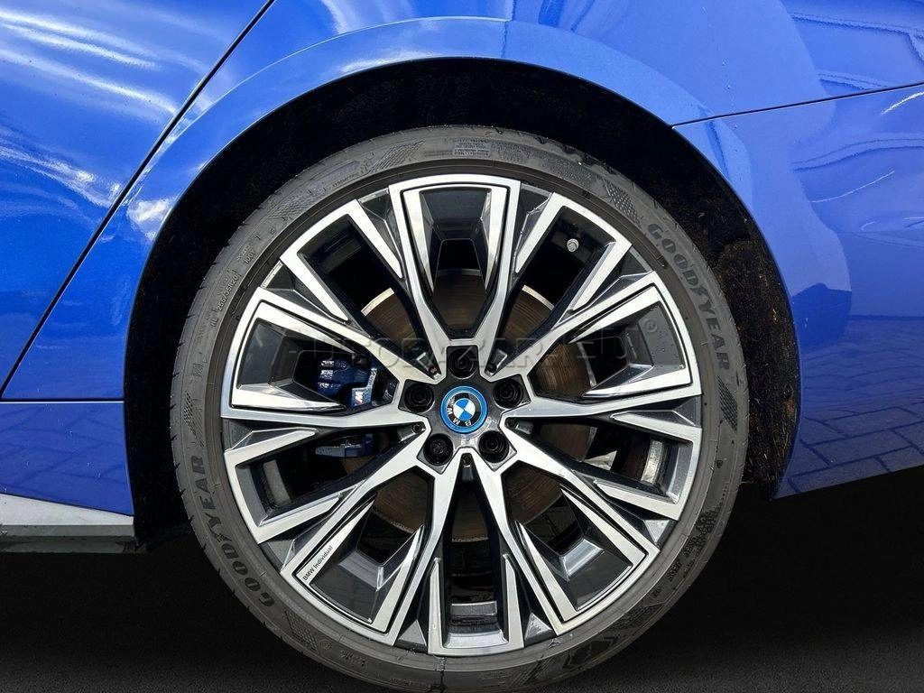 BMW i4 M50